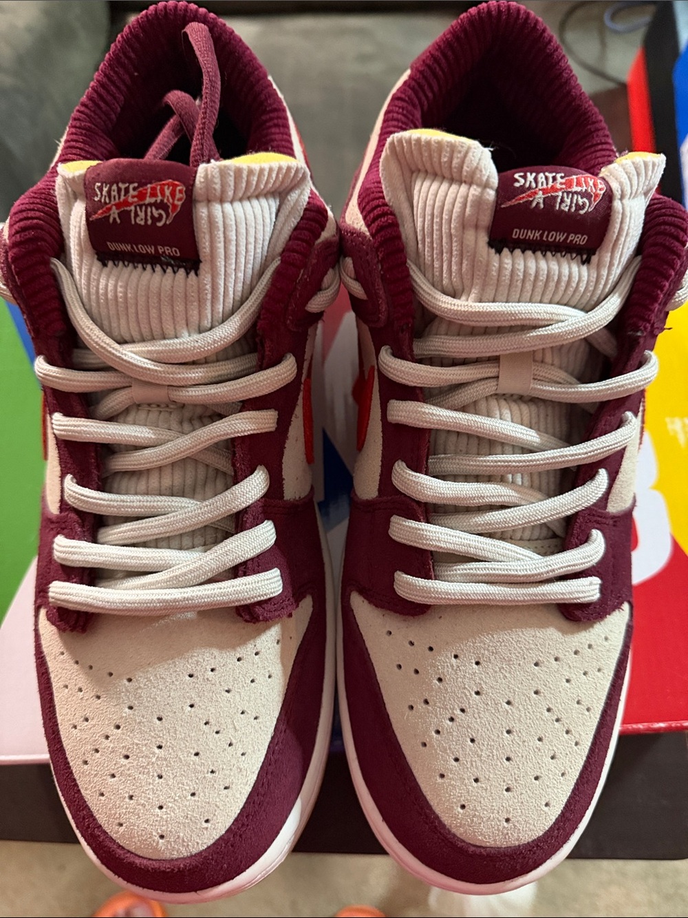 Nike Dunk SB Skate Like A Girl - Picture 2 of 7